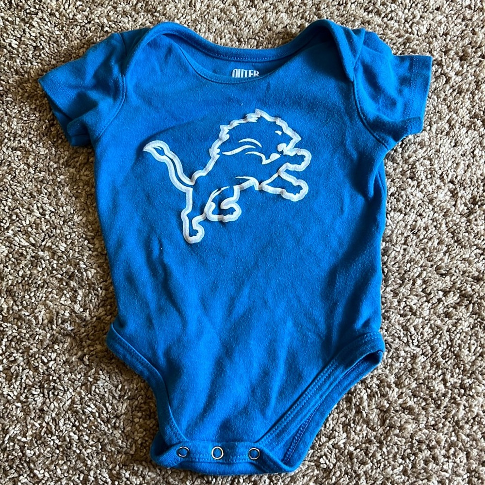 6-9 month Detroit lions onesie